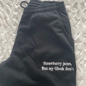 Kai - STRAWBERRY sweatpants